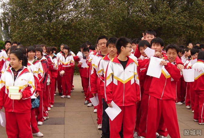 中小学校服国家标准