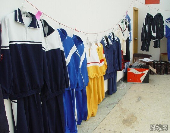 中小学校服国家标准