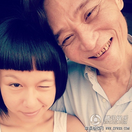 女大生导演Jessy性感私房照 Jessy与男友喜翔年龄差引关注揭其个人资料照片及家庭背景
