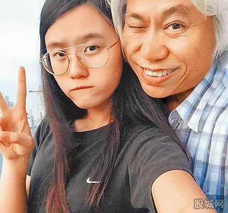 最新爷孙恋诞生