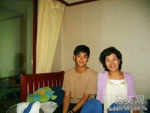 金秀贤母亲是谁及干什么的?揭秘金秀贤父亲金忠勋个人资料及家庭背景