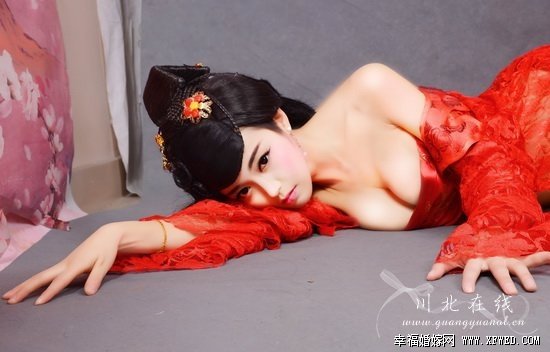 最美乳神潘春春性感大尺度私房照外泄 揭其个人资料照片及三围身高