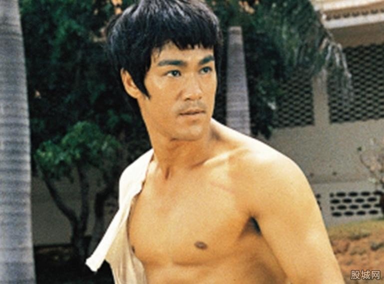 李小龙怎么死的