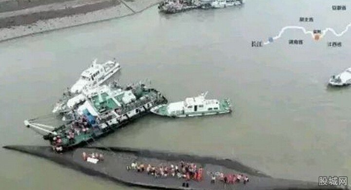 揭秘长江客轮翻沉真相