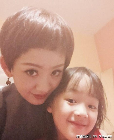 央视女主播瑶淼老公个人资料 瑶淼女儿橙子萌照撞脸费曼近照引关注