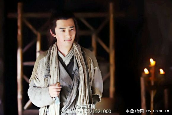 竹染看到花千骨脚上有什么?为什么说花千骨和他想的一样?