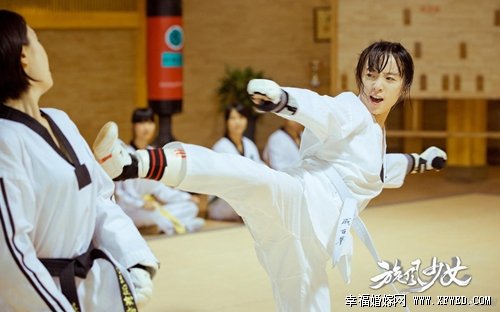 旋风少女中戚百草和李恩秀在竹林比赛谁赢了?