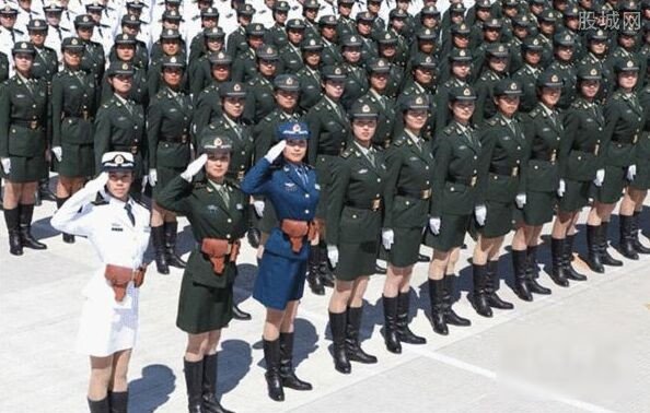 阅兵服被赞史上最漂亮