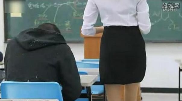 黑丝丝教师视频