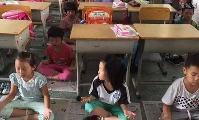 小学生打坐代替午睡