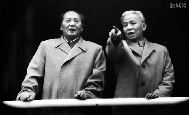 毛泽东决定打倒刘少奇