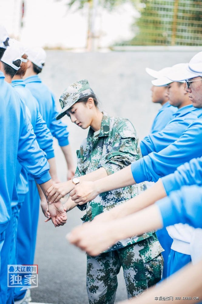 95后美女教官耿凡迪个人资料及及家庭背景 耿凡迪大学军训生活照走红网络