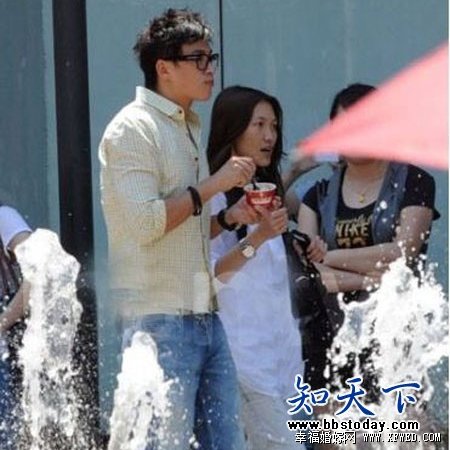 何润东圈外女友Peggy个人资料及家庭背景 何润东Peggy年龄差引关注
