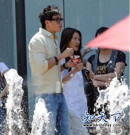 何润东和Peggy是男女朋友关系吗?Peggy个人资料照片及家庭背景遭热搜
