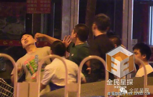 曹云金饭后与人起冲突视频片段外泄 揭其个人资料及家庭背景