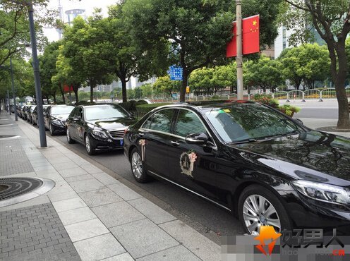 黄晓明婚车阵容曝光  黄晓明结婚照片场面揭秘曝光
