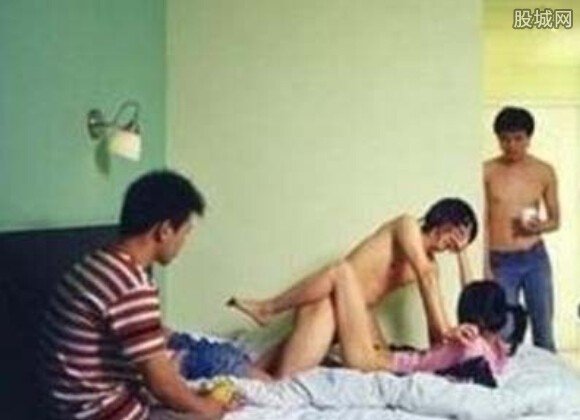 男子与朋友共享女友开房