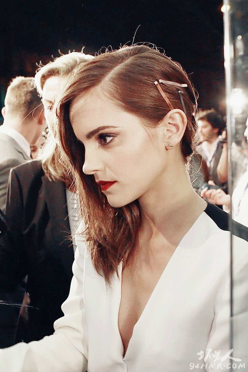 fans˿ǩʱİɭ(Emma Watson)˧ը ǩϰԲͷ