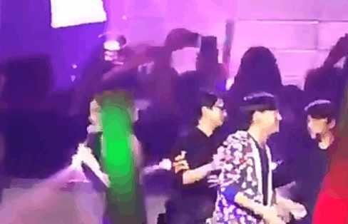 阿娇拒绝牵手男粉丝因男友赖弘国?本周六大婚,阿Sa高情商救场!